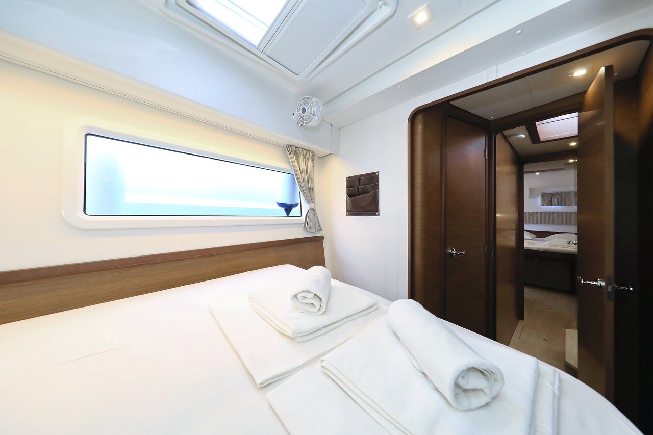 Lagoon 42 - 4 + 2 cab. — photo 24