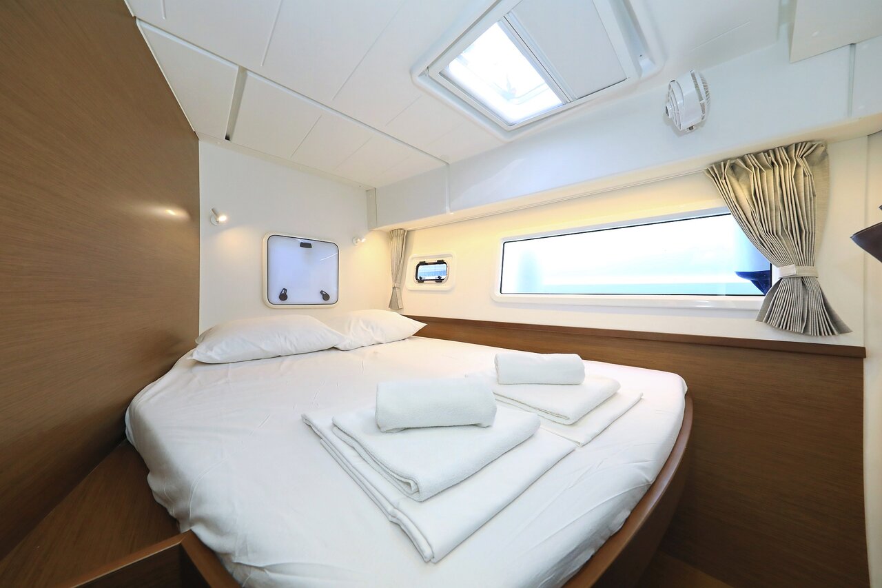 Lagoon 42 - 4 + 2 cab. — photo 25