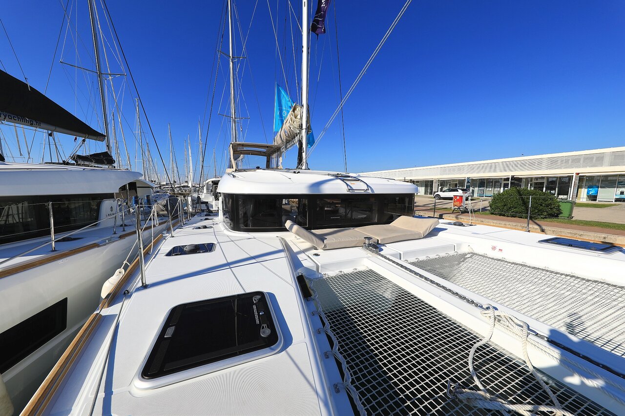 Lagoon 40 - 4 + 2 cab — photo 17