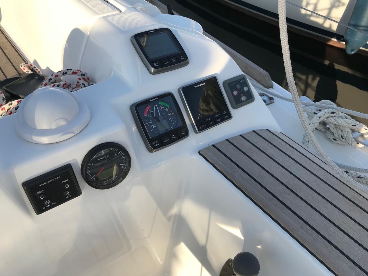 Dufour 382 GL — photo 6