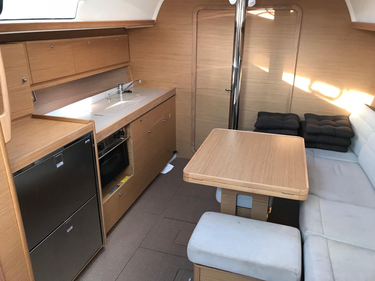 Dufour 382 GL — photo 9