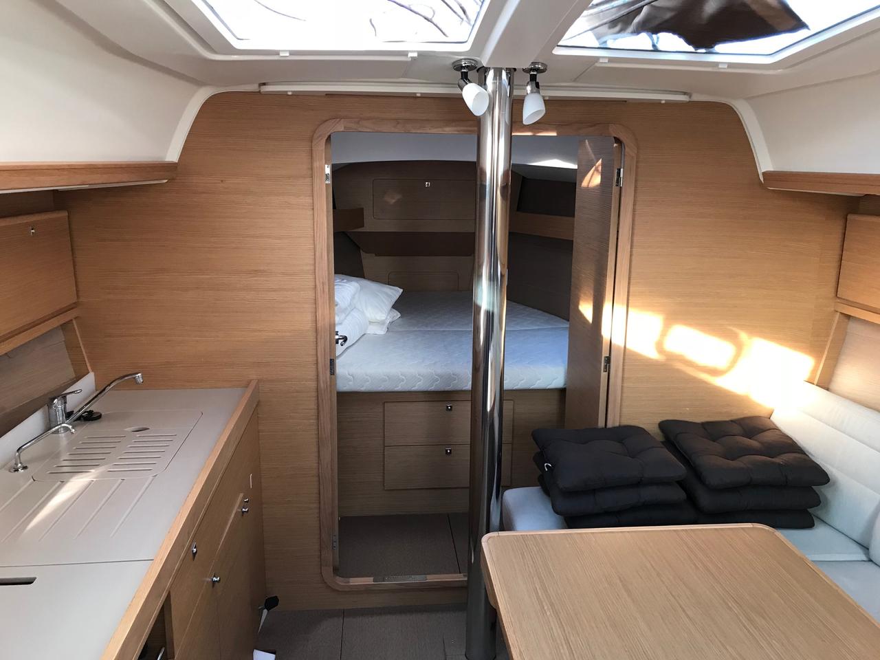 Dufour 382 GL — photo 10