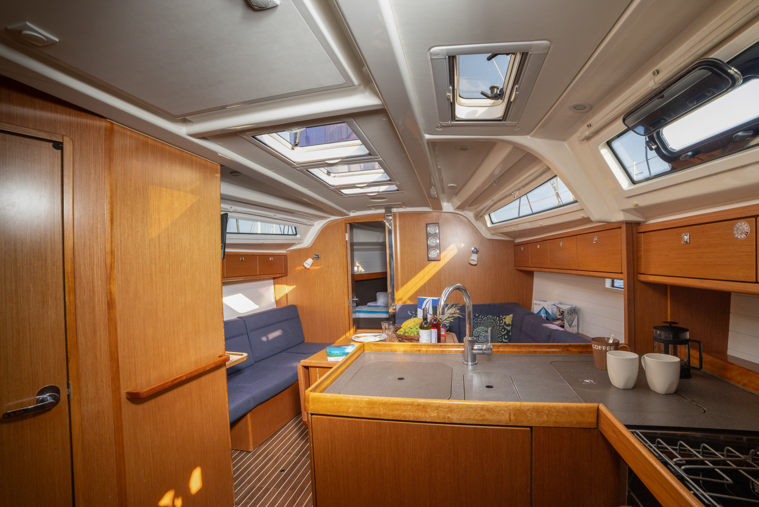 Bavaria Cruiser 37 - 3 cab. — photo 6
