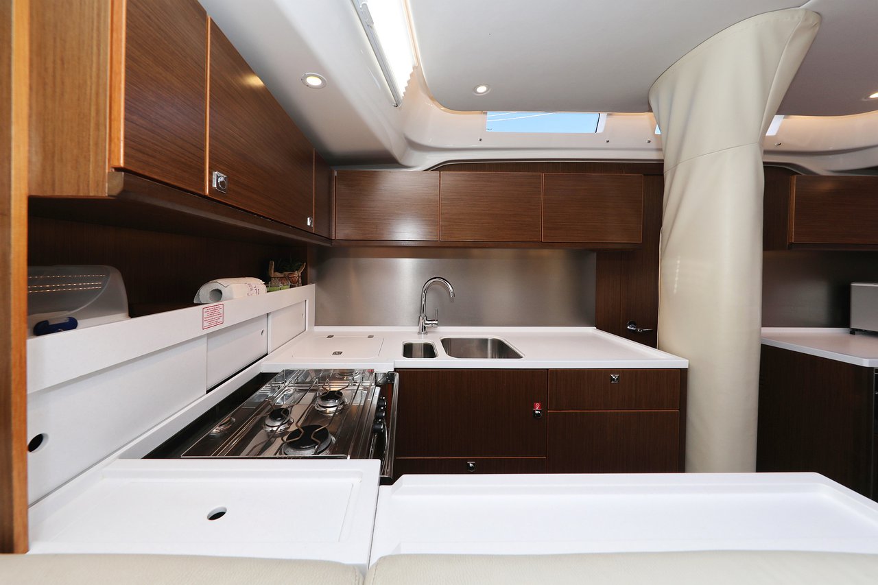 Bavaria C57 - 3 + 1 cab. — photo 10