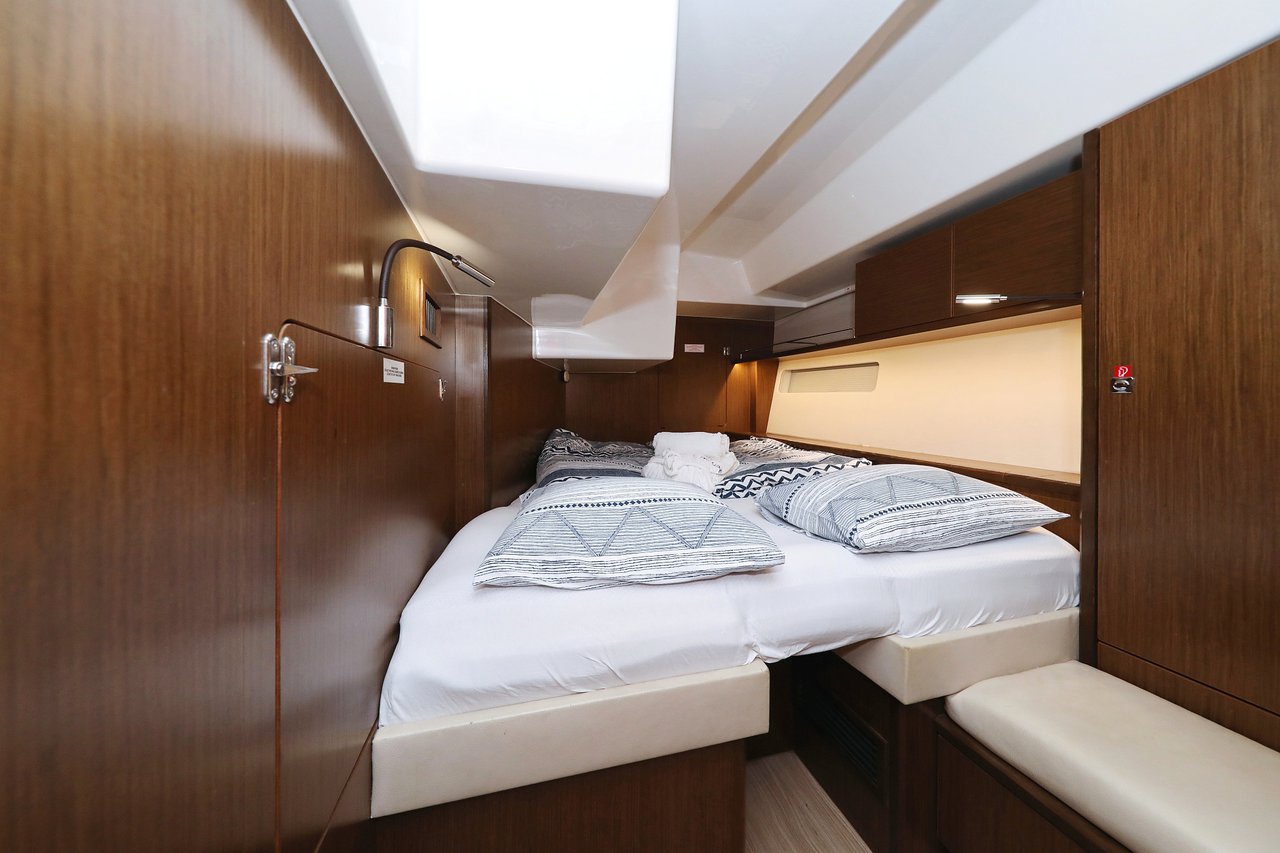 Bavaria C57 - 3 + 1 cab. — photo 16