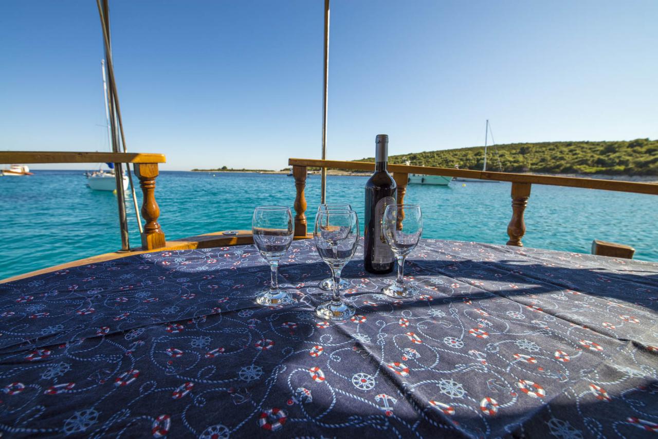 Yacht LUKA — photo 6
