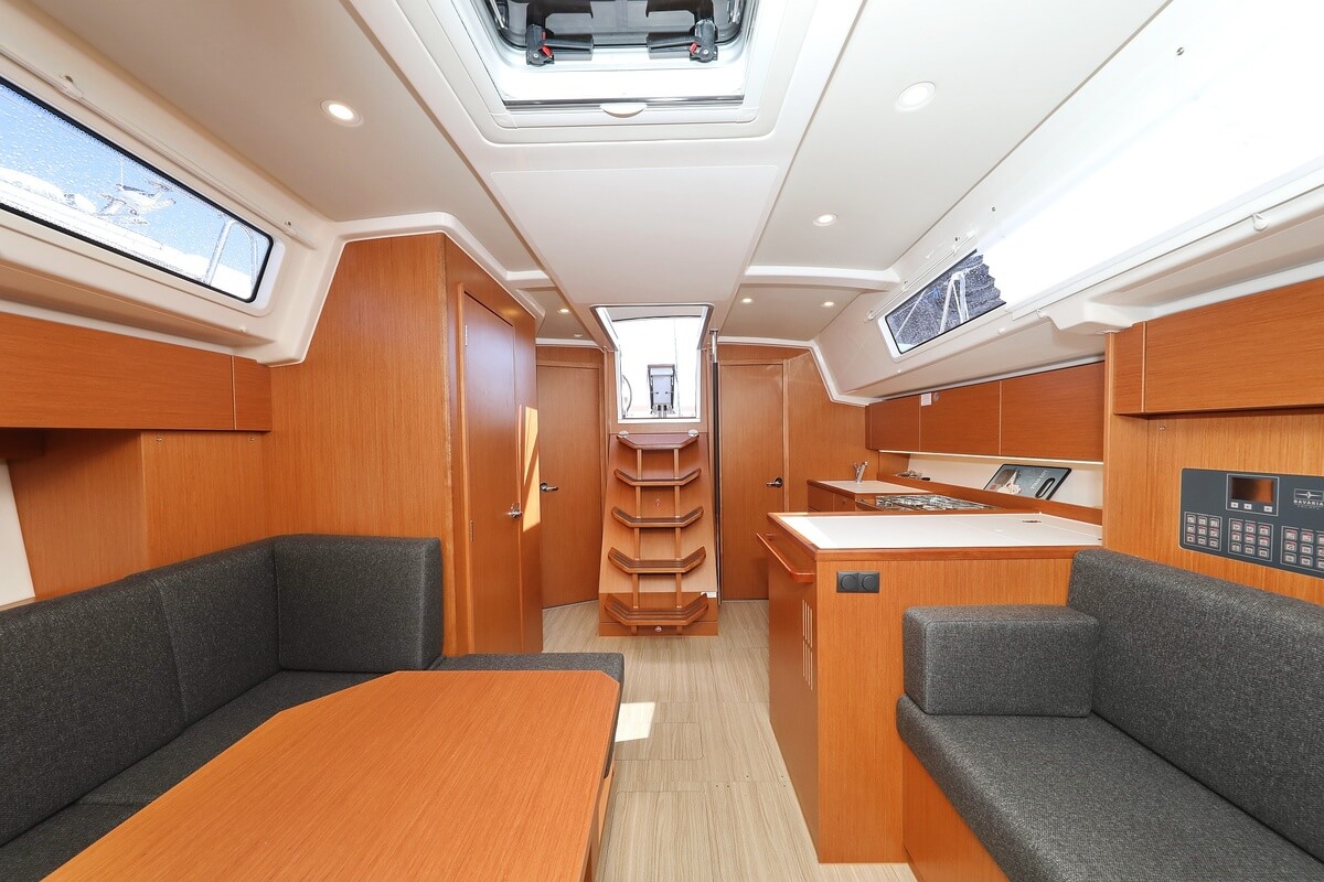 Bavaria C38 — photo 4