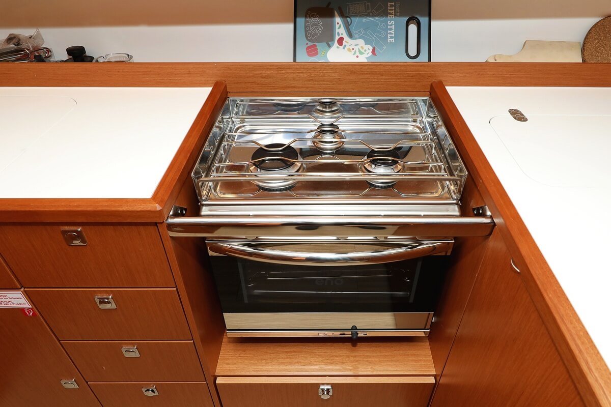 Bavaria C38 — photo 7