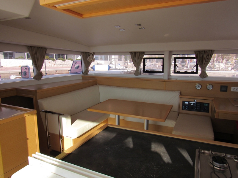 Lagoon 400 S2 - 4 + 2 cab. — photo 21