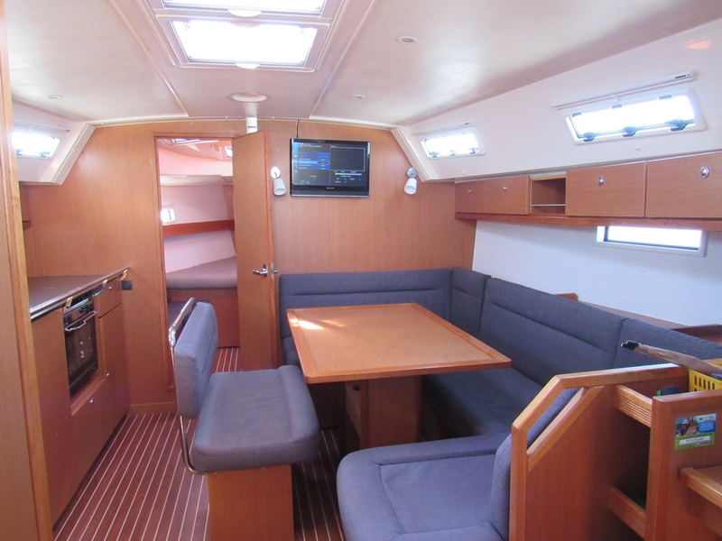 Bavaria Cruiser 40 — photo 8
