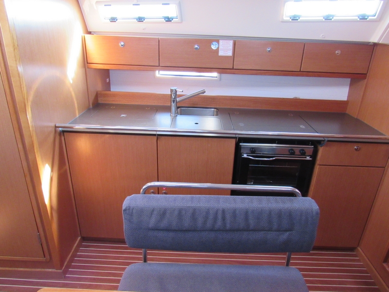 Bavaria Cruiser 40 — photo 9