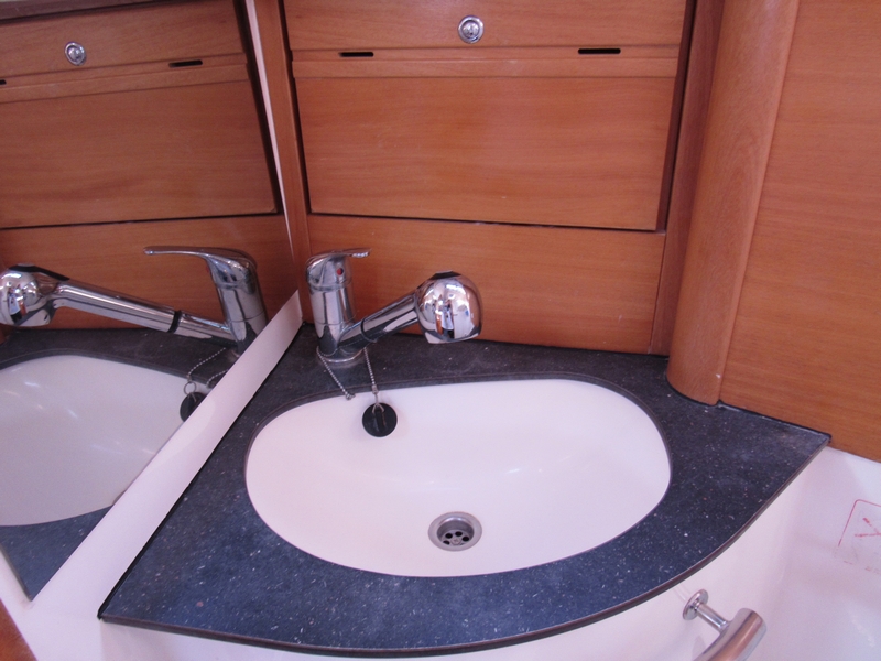 Bavaria 31 Cruiser — photo 14