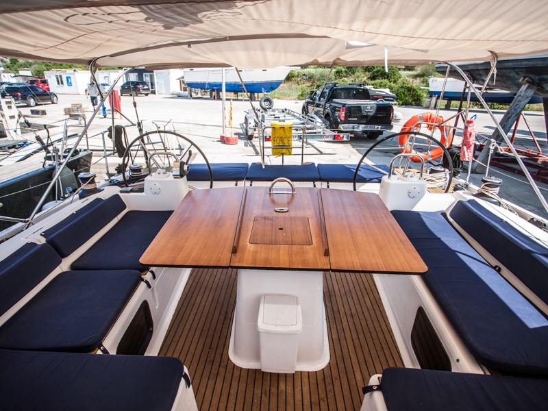 Dufour Exclusive 56 - 4 + 1 cab. — photo 15