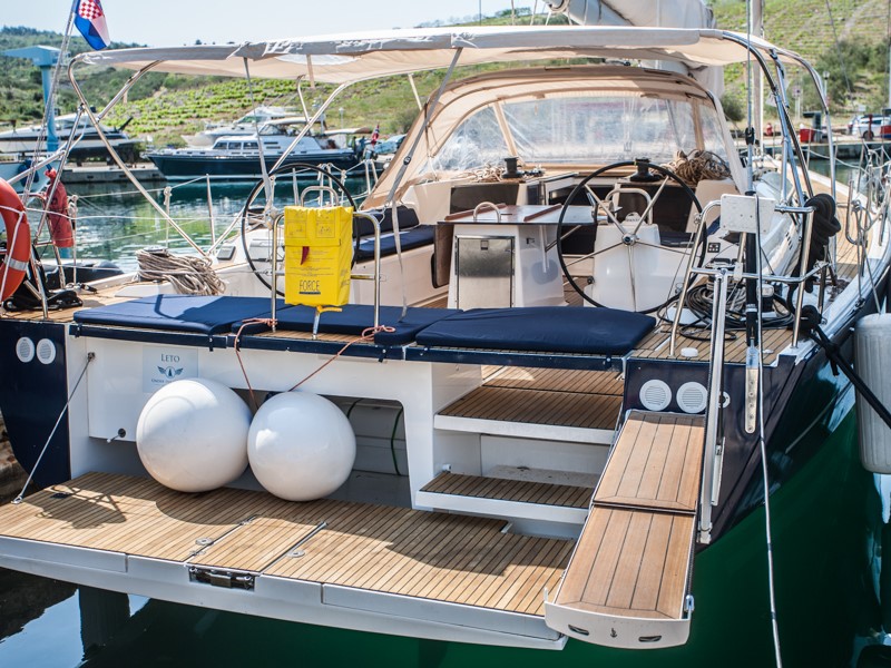 Dufour Exclusive 56 - 4 + 1 cab. — photo 19