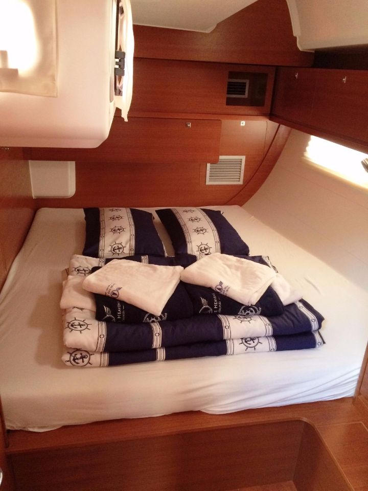 Dufour Exclusive 56 - 4 + 1 cab. — photo 29