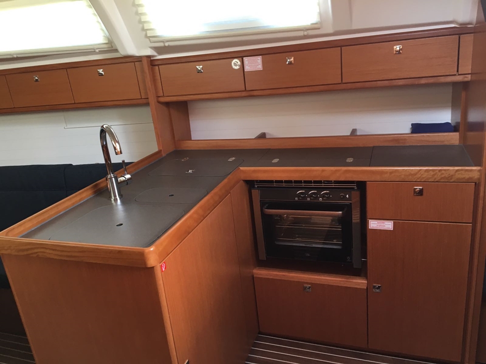 Bavaria Cruiser 37 - 3 cab. — photo 6
