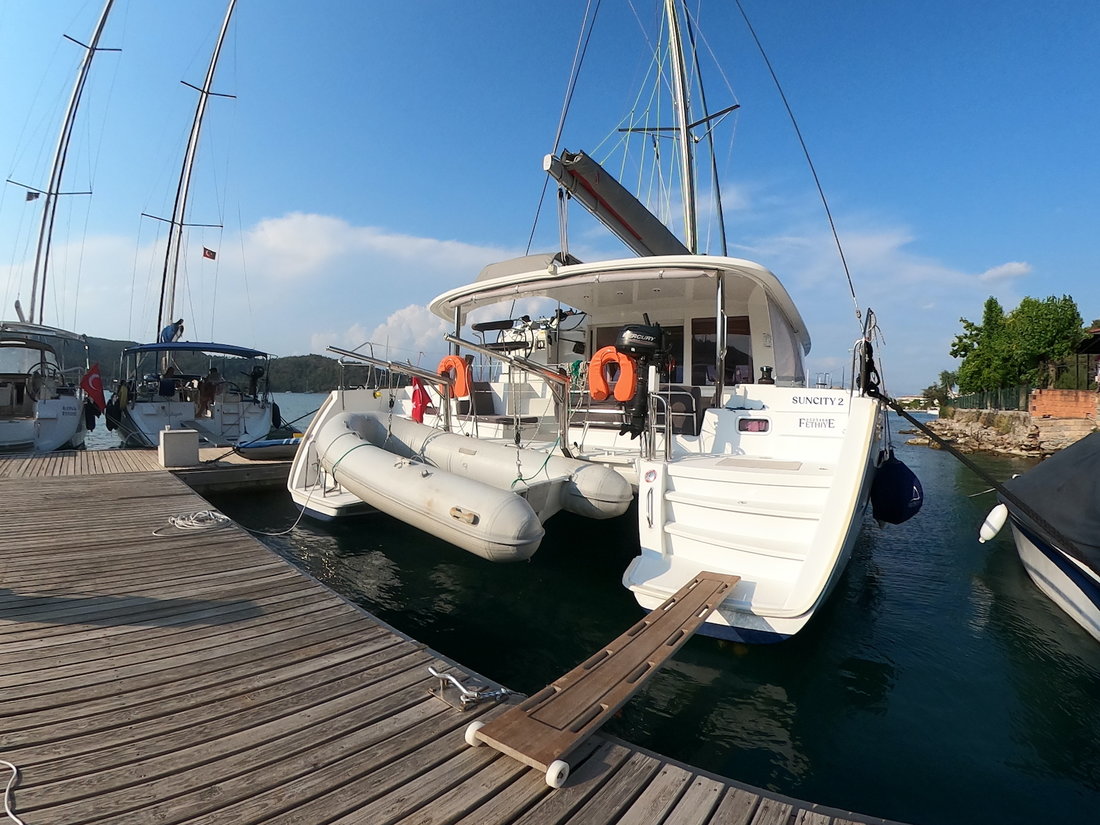 Lagoon 400 S2 - 4 + 2 cab. — photo 4
