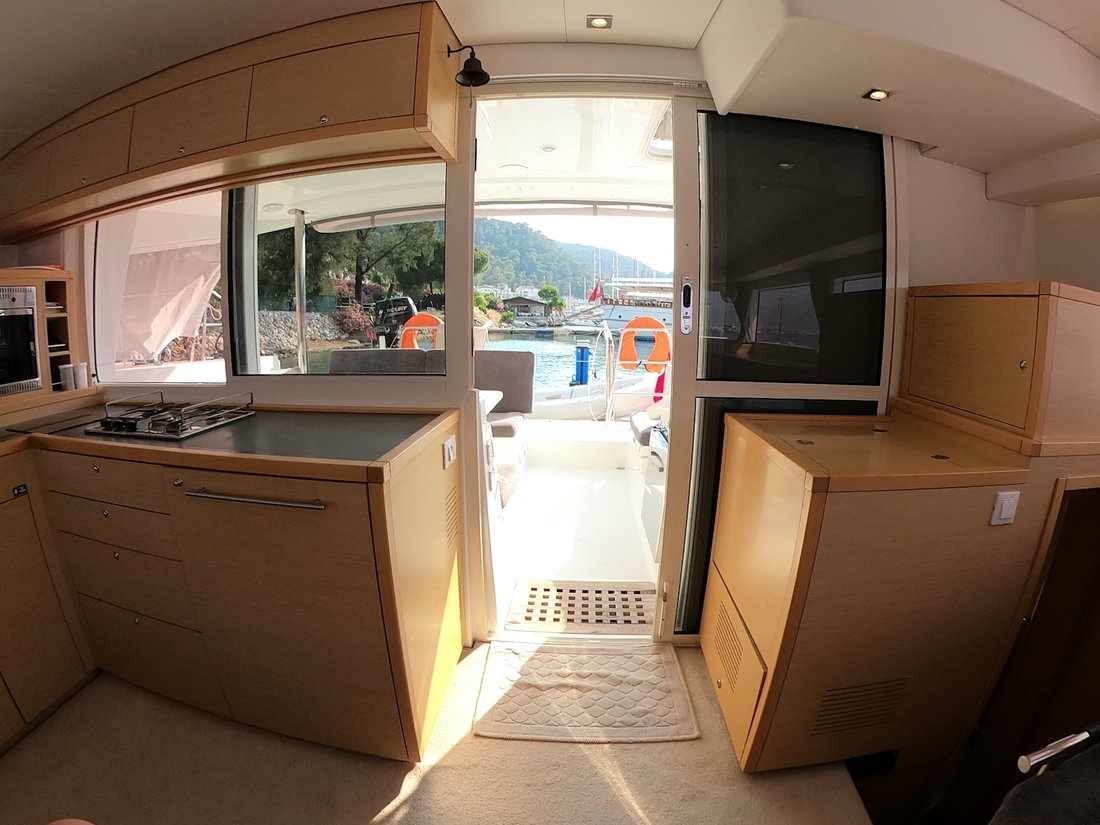 Lagoon 400 S2 - 4 + 2 cab. — photo 8
