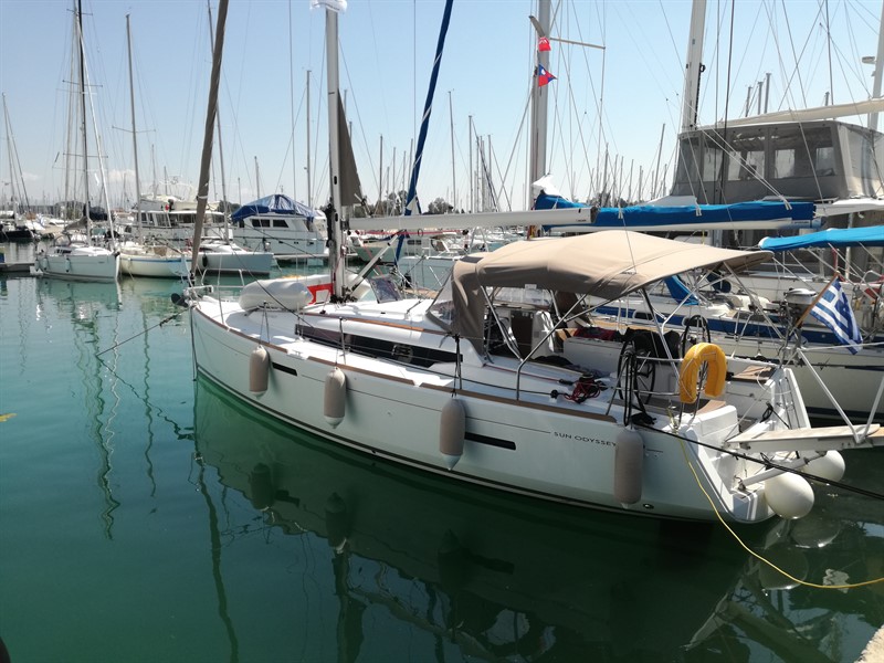 Sun Odyssey 389 — photo 3