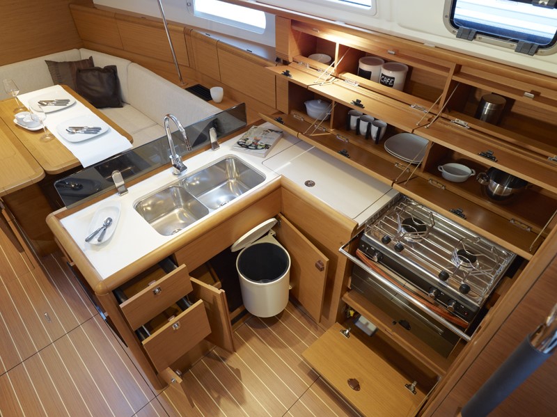 Sun Odyssey 389 — photo 7