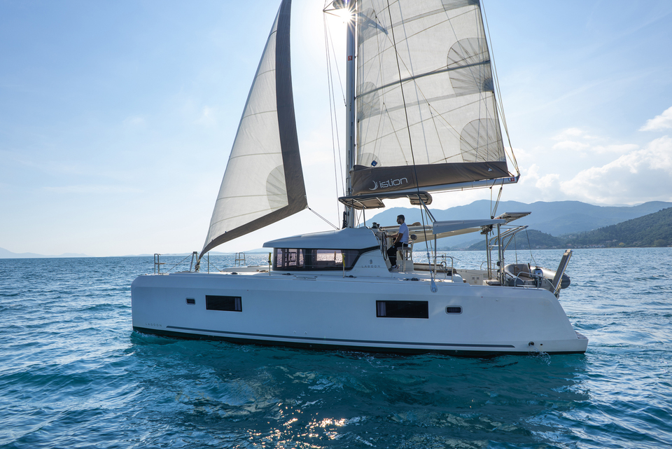 Lagoon 42 - 4 + 2 cab. — photo 4