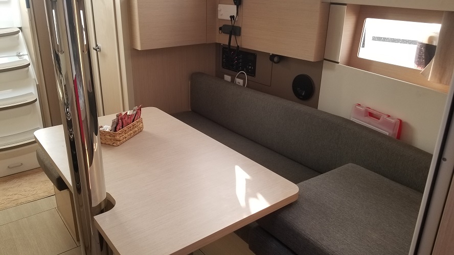 Oceanis 38.1 — photo 11