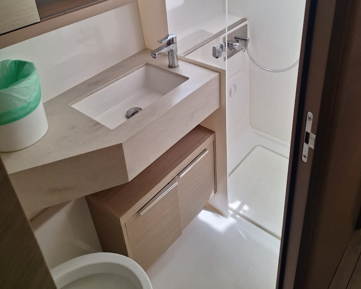 Lagoon 46 - 4 + 2 cab. — photo 10