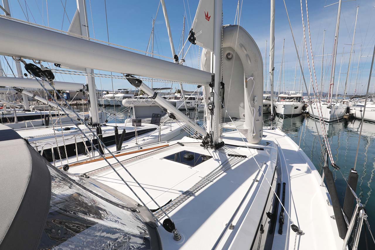 Bavaria C42 Style — photo 5