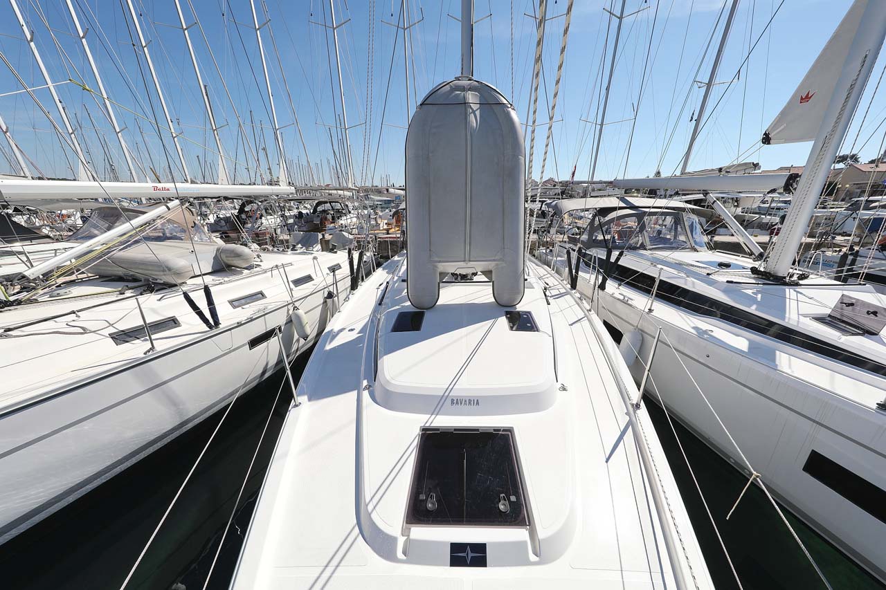 Bavaria C42 Style — photo 7
