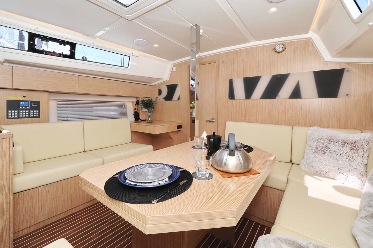 Bavaria C42 Style — photo 16