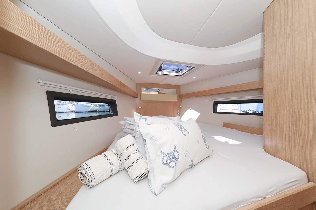 Bavaria C42 Style — photo 22
