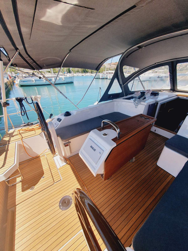 Bavaria C42 Style — photo 4