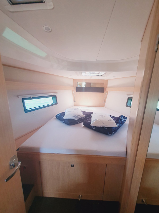 Bavaria C42 Style — photo 10