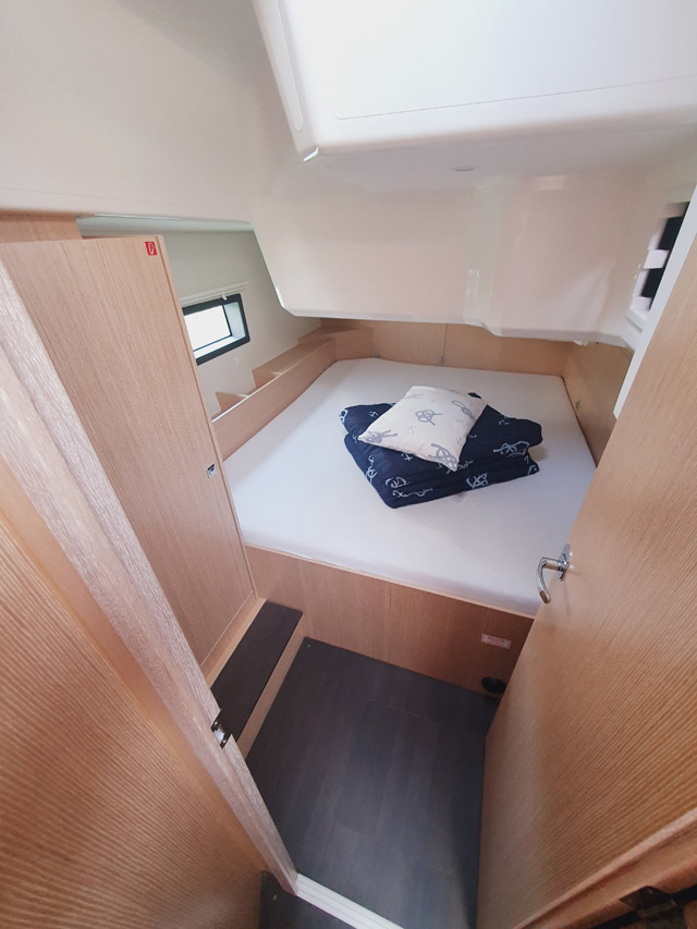 Bavaria C42 Style — photo 12