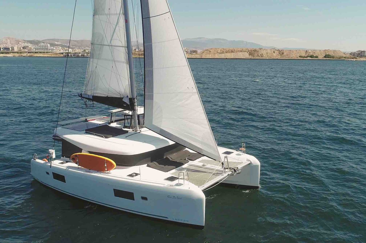 Lagoon 42 - 4 + 1 cab. — photo 3