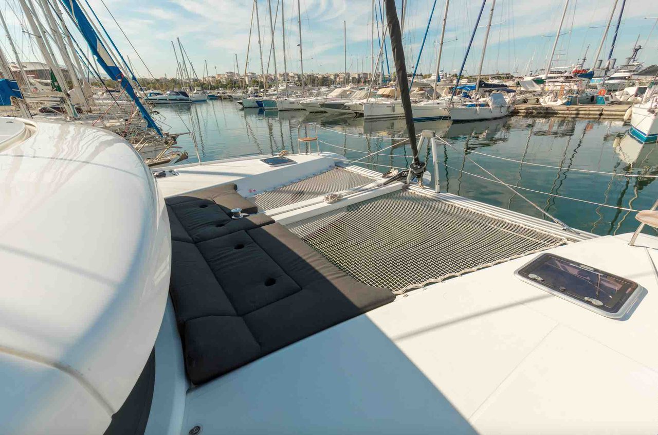 Lagoon 42 - 4 + 1 cab. — photo 9