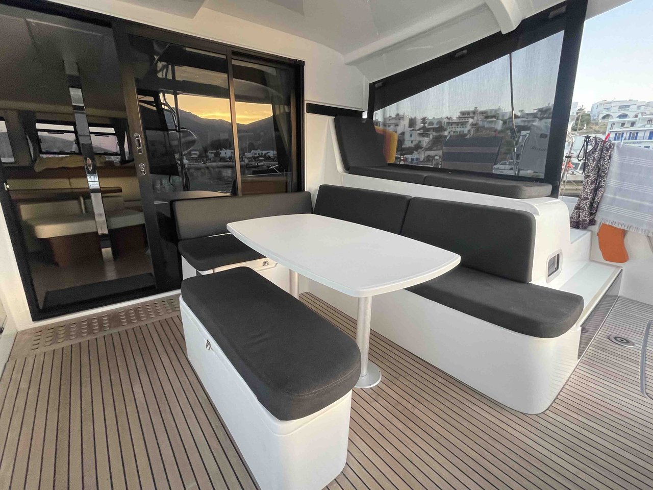 Lagoon 42 - 4 + 1 cab. — photo 17