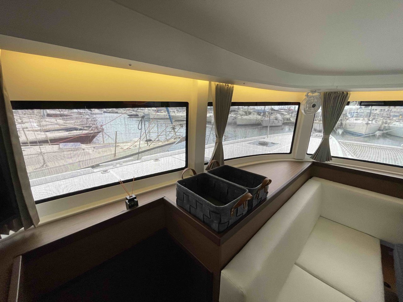 Lagoon 42 - 4 + 1 cab. — photo 21