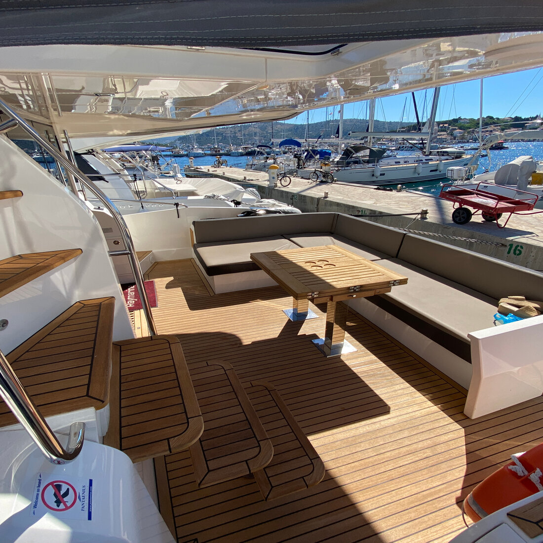Galeon 550 Fly — photo 8