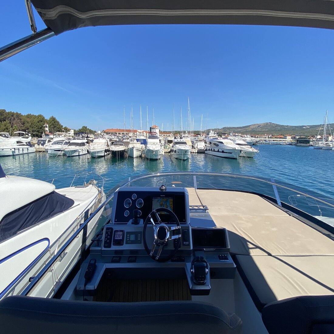 Galeon 550 Fly — photo 11