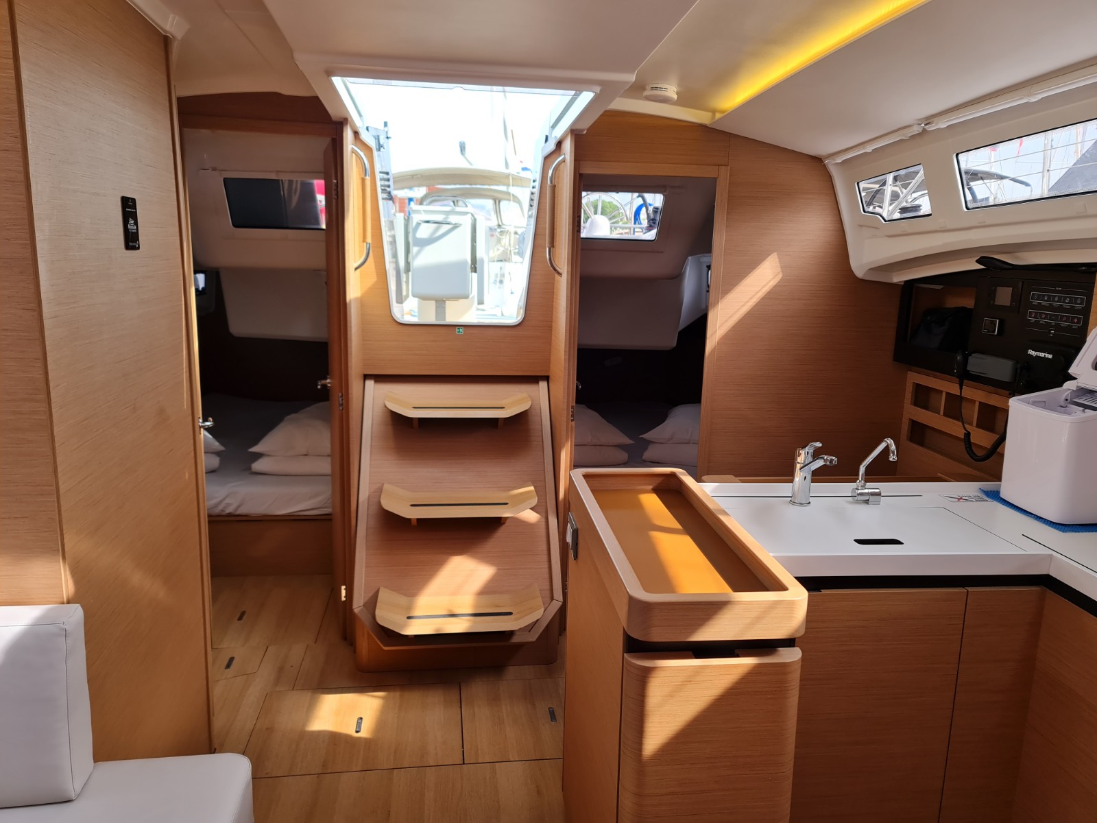 Sun Odyssey 410 - 3 cab. — photo 3