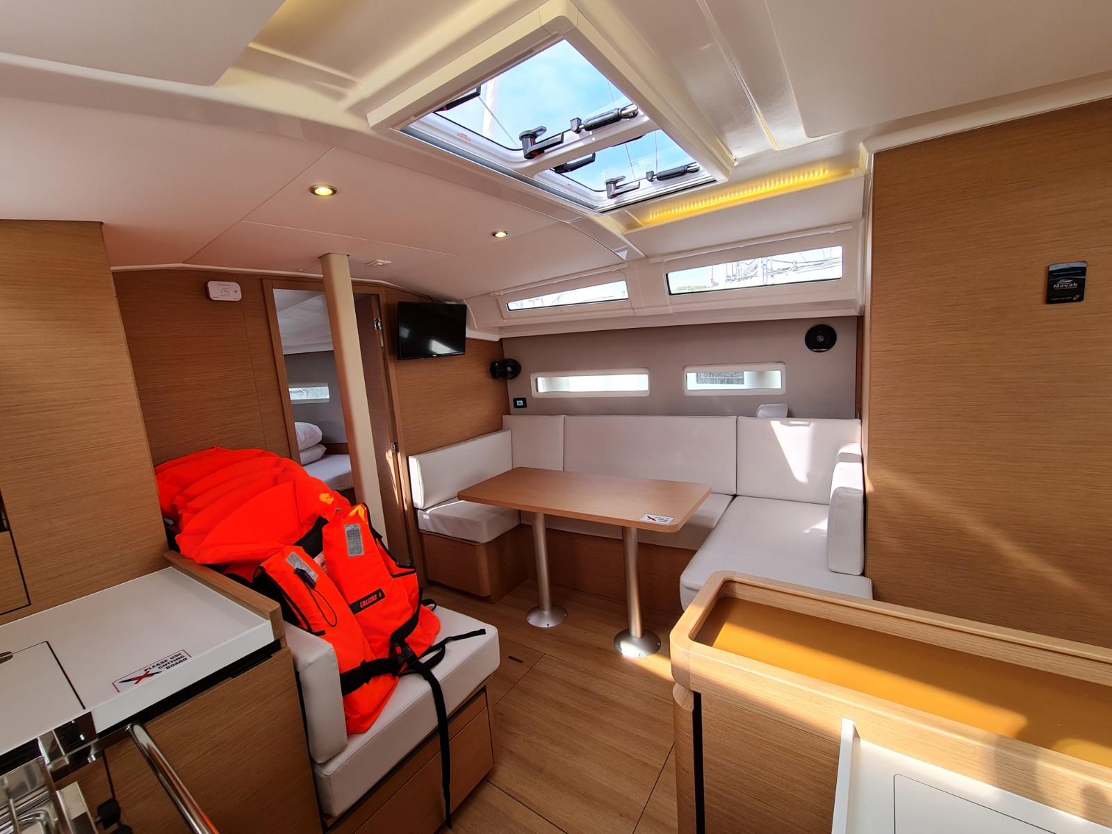 Sun Odyssey 410 - 3 cab. — photo 6