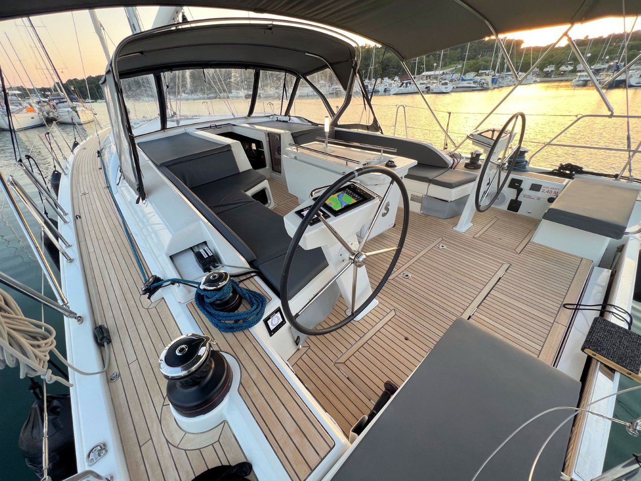 Oceanis 51.1 — photo 12