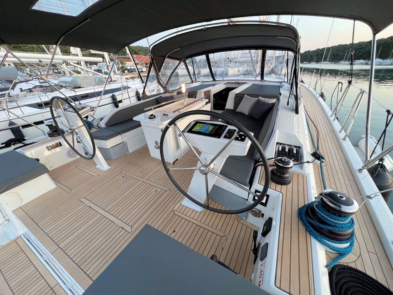 Oceanis 51.1 — photo 13