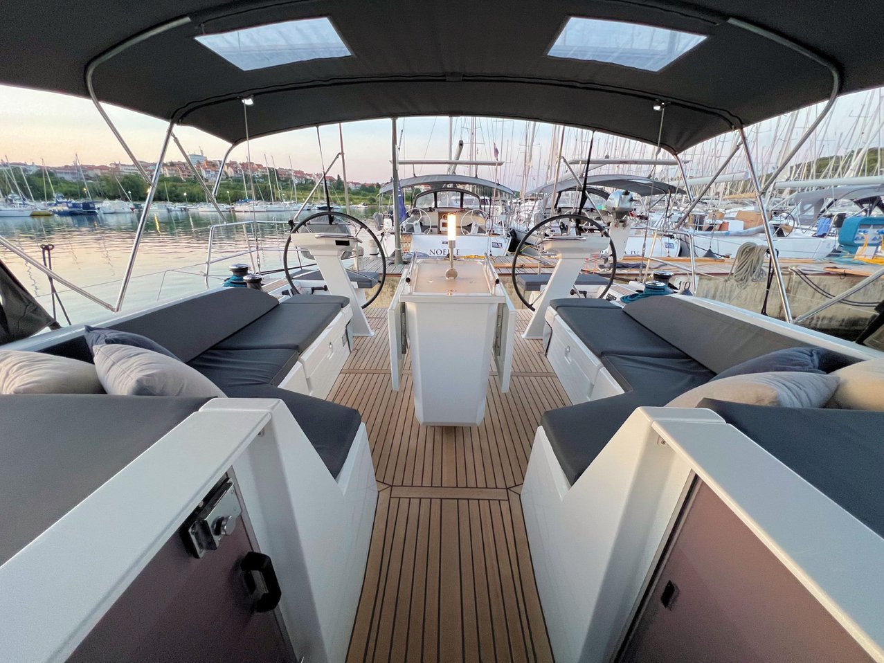 Oceanis 51.1 — photo 17