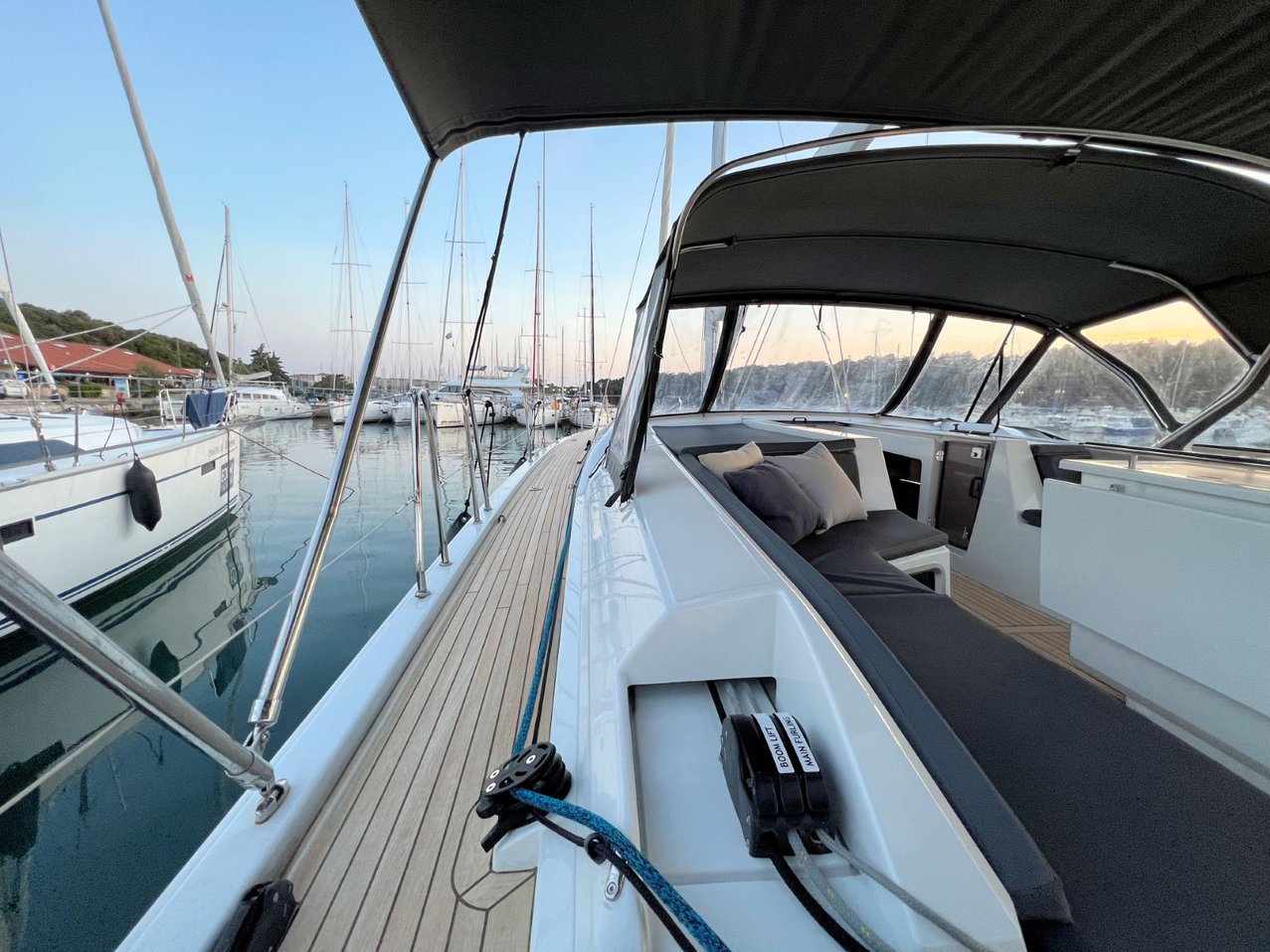 Oceanis 51.1 — photo 18