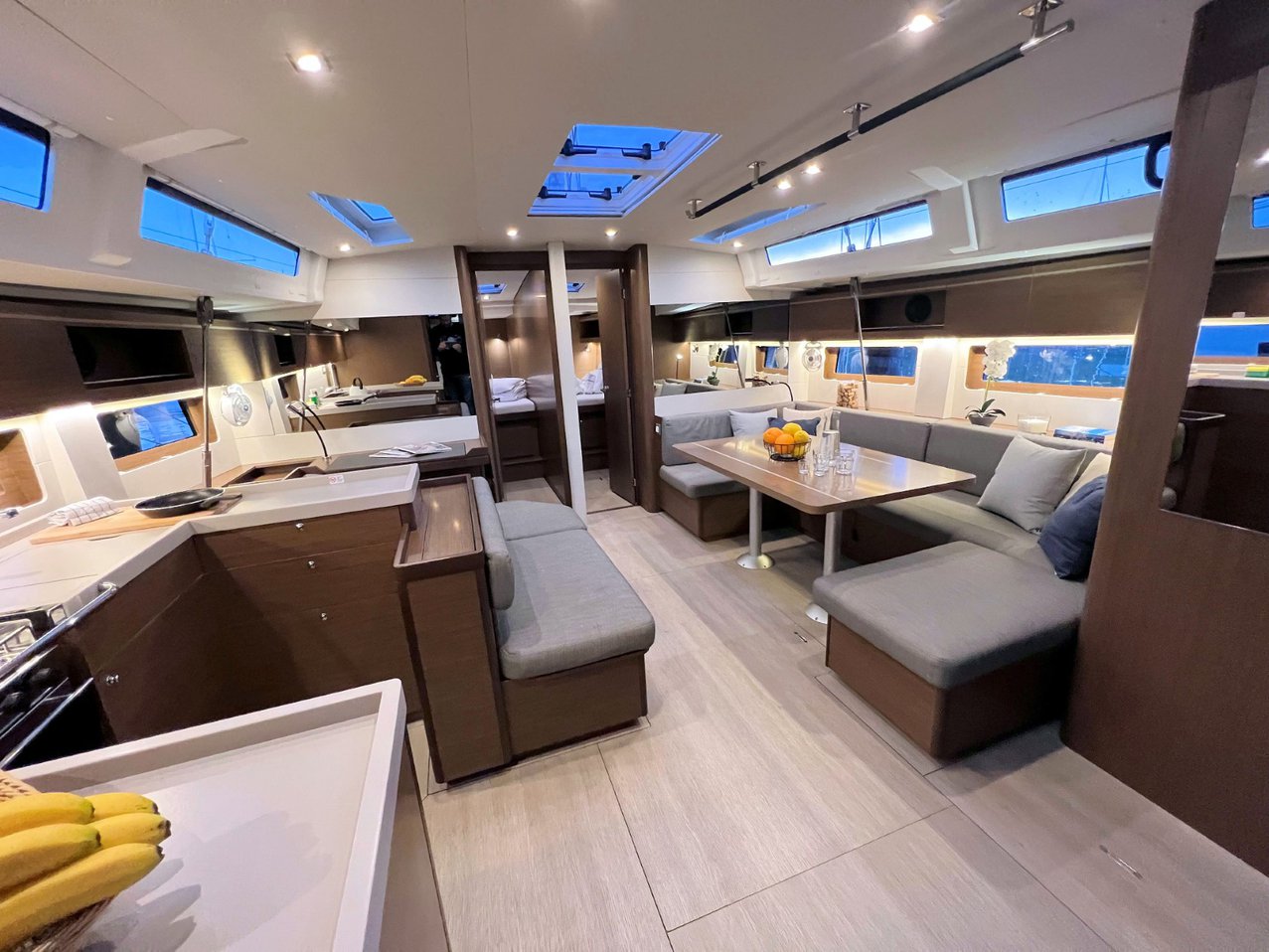 Oceanis 51.1 — photo 25