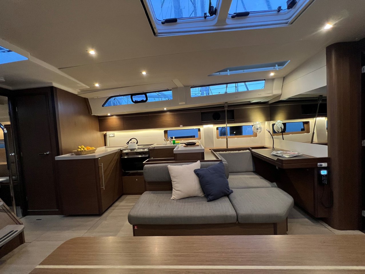 Oceanis 51.1 — photo 28