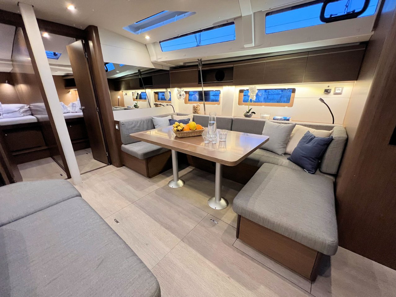 Oceanis 51.1 — photo 30