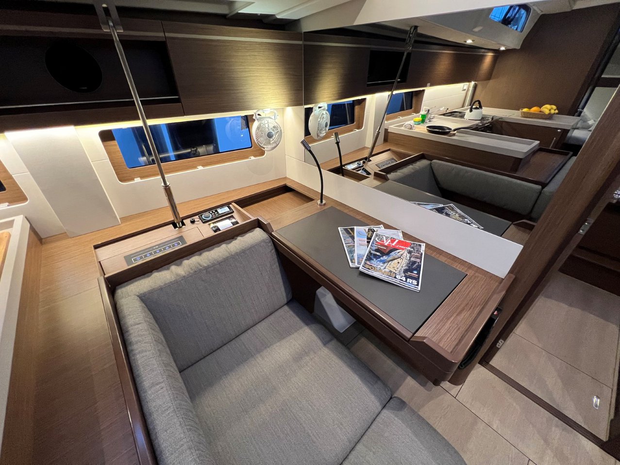 Oceanis 51.1 — photo 34